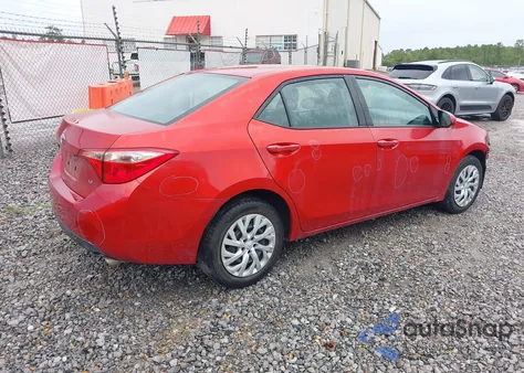 2017 Toyota Corolla Le z USA, uszkodzony, nr VIN 5YFBURHE3HP676932